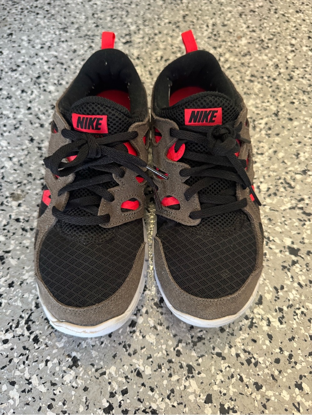 Nike kids free run 2 size 7Y pre owned